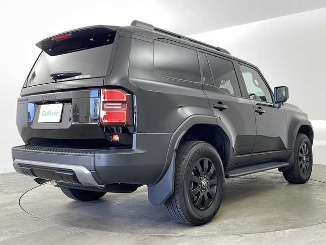 トヨタ ランドクルーザー ２５０ VX ファーストエディション 兵庫県 2024(令6)年 0.7万km ブラック ・純正12.3インチディスプレイオーディオ/・フルセグTV/Bluetooth/USB/Miracast/HDMI/Apple car play/Android Auto/・全方位カメラ/・トヨタセーフティセンス/・プリクラッシュセーフティ/・レーントレーシングアシスト/・レーンディバーチャーアラート/・レーダークルーズコントロール/・オートマチックハイビーム/・ロードサインアシスト/・ブラインドスポットモニター/・クリアランスソナー/・プロアクティブドライバーアシスト/・フロントクロストラフィックアラート/・リアクロストラフィックアラート/・リアカメラディテクション/・アドバンストドライブ/・後方車両接近告知/・安心降車アシスト/・周辺車両接近時サポート/・緊急時操舵支援/・ドライバーモニターカメラ/・パワーバックドア/・デジタルインナーミラー/・ムーンルーフ/・電動パーキングブレーキ/・オートホールド/・純正フロアマット/・ルーフレール/・丸目一眼LEDヘッドライト/・モデリスタエアロ/・FIRST EDITIOロゴ入りドアトリム/・純正18インチアルミホイール/・ビルトインETC2.0/・前後ドライブレコーダー/・スペアキー