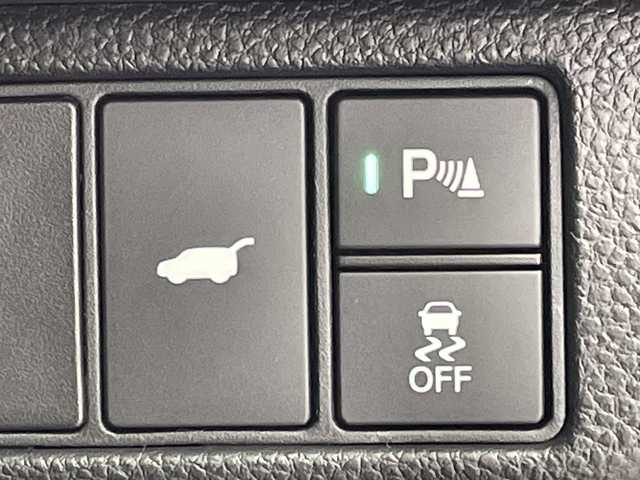 ホンダ ヴェゼル ハイブリッド e:HEV Z 岐阜県 2025(令7)年 0.1千km プラチナホワイトパール 純正OPディスプレイオーディオ(ホンダコネクト)/Bluetooth/USB/AppleCarPlay/AndroidAuto/フルセグテレビ/ハーフレザーシート/シートヒーター(D/N席)/ワイヤレス充電器/ＥＴＣ２．０/革巻きステアリング/ステアリングリモコン/ステアリングヒーター/パドルシフト/LEDヘッドライト/オートライト/パワーバックドア/電動パーキングブレーキ/左右独立エアコン/純正18インチアルミホイール/スマートキー/プッシュスタート/ホンダセンシング/衝突軽減ブレーキ（CMBS）/先行車発進お知らせ機能/歩行者事故低減ステアリング/路外逸脱抑制機能/標識認識機能/渋滞追従機能付アダプティブクルーズコントロール（ACC）/車線維持支援システム（LKAS）/トラフィックジャムアシスト（渋滞運転支援機能）/ブラインドスポットインフォメーション/誤発進抑制機能/後方誤発進抑制機能/近距離衝突軽減ブレーキ/急アクセル抑制機能/パーキングセンサーシステム/後退出庫サポート