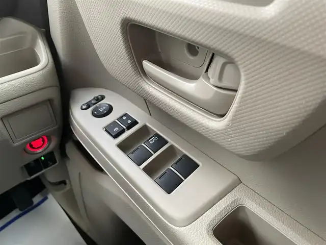 ホンダ Ｎ ＢＯＸ 岩手県 2018(平30)年 10.9万km プラチナホワイトパール (株)IDOMが運営する【じしゃロン盛岡店】の自社ローン専用車両になりますこちらは現金またはオートローンご利用時の価格です。自社ローンご希望の方は別途その旨お申付け下さい/ホンダセンシング/レーダークルーズコントロール/レーンキープアシスト/社外ナビ/CD/DVD/フルセグ/Bluetooth/SD/プッシュスタート/スマートキー/スペアキー/LEDヘッドライト/オートライト/ステアリングスイッチ/シートヒーター/バックカメラ/ETC