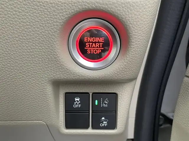 ホンダ Ｎ ＢＯＸ 岩手県 2018(平30)年 10.9万km プラチナホワイトパール (株)IDOMが運営する【じしゃロン盛岡店】の自社ローン専用車両になりますこちらは現金またはオートローンご利用時の価格です。自社ローンご希望の方は別途その旨お申付け下さい/ホンダセンシング/レーダークルーズコントロール/レーンキープアシスト/社外ナビ/CD/DVD/フルセグ/Bluetooth/SD/プッシュスタート/スマートキー/スペアキー/LEDヘッドライト/オートライト/ステアリングスイッチ/シートヒーター/バックカメラ/ETC