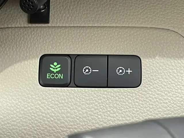 ホンダ Ｎ ＢＯＸ 岩手県 2018(平30)年 10.9万km プラチナホワイトパール (株)IDOMが運営する【じしゃロン盛岡店】の自社ローン専用車両になりますこちらは現金またはオートローンご利用時の価格です。自社ローンご希望の方は別途その旨お申付け下さい/ホンダセンシング/レーダークルーズコントロール/レーンキープアシスト/社外ナビ/CD/DVD/フルセグ/Bluetooth/SD/プッシュスタート/スマートキー/スペアキー/LEDヘッドライト/オートライト/ステアリングスイッチ/シートヒーター/バックカメラ/ETC