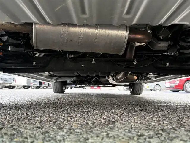 日産 セレナ ハイウェイスター V 千葉県 2021(令3)年 2.9万km ブリリアントホワイトパール 純正SDナビ（AM/FM/CD/DVD/Bluetooth）/フルセグTV/フリップダウンモニター/両側パワースライドドア/クルーズコントロール/社外カメラ（バック/フロント/サイド/全方位）/プロパイロット/横滑り防止/レーンキープアシスト/エマージェンシーブレーキ/インテリジェントルームミラー/パーソナルテーブル/純正アルミホイール/スマートキー