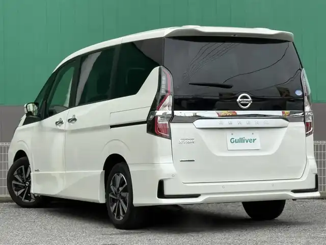 日産 セレナ ハイウェイスター V 千葉県 2021(令3)年 2.9万km ブリリアントホワイトパール 純正SDナビ（AM/FM/CD/DVD/Bluetooth）/フルセグTV/フリップダウンモニター/両側パワースライドドア/クルーズコントロール/社外カメラ（バック/フロント/サイド/全方位）/プロパイロット/横滑り防止/レーンキープアシスト/エマージェンシーブレーキ/インテリジェントルームミラー/パーソナルテーブル/純正アルミホイール/スマートキー