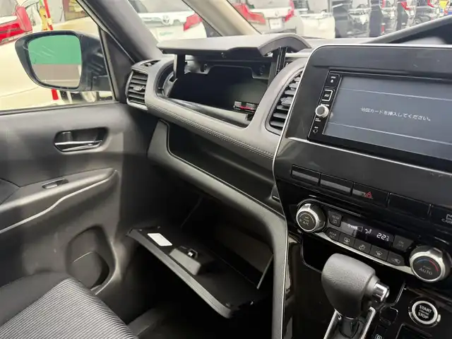 日産 セレナ ハイウェイスター V 千葉県 2021(令3)年 2.9万km ブリリアントホワイトパール 純正SDナビ（AM/FM/CD/DVD/Bluetooth）/フルセグTV/フリップダウンモニター/両側パワースライドドア/クルーズコントロール/社外カメラ（バック/フロント/サイド/全方位）/プロパイロット/横滑り防止/レーンキープアシスト/エマージェンシーブレーキ/インテリジェントルームミラー/パーソナルテーブル/純正アルミホイール/スマートキー