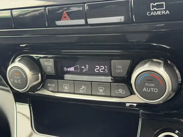 日産 セレナ ハイウェイスター V 千葉県 2021(令3)年 2.9万km ブリリアントホワイトパール 純正SDナビ（AM/FM/CD/DVD/Bluetooth）/フルセグTV/フリップダウンモニター/両側パワースライドドア/クルーズコントロール/社外カメラ（バック/フロント/サイド/全方位）/プロパイロット/横滑り防止/レーンキープアシスト/エマージェンシーブレーキ/インテリジェントルームミラー/パーソナルテーブル/純正アルミホイール/スマートキー