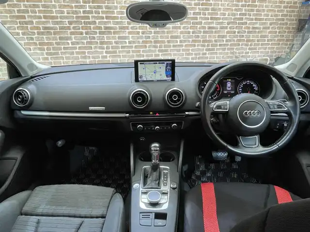 アウディ Ａ３ セダン 1．8 TFSI クワトロ 岩手県 2014(平26)年 14.7万km 黒 ４WD/ターボ/パドルシフト/衝突被害軽減システム/アダプティブクルーズコントロール/コーナーセンサー/横滑り防止装置/アイドリングストップ/純正ナビ/フルセグTV/ETC2.0/オートライト/HIDヘッドライト/フォグライト/１７インチアルミホイール