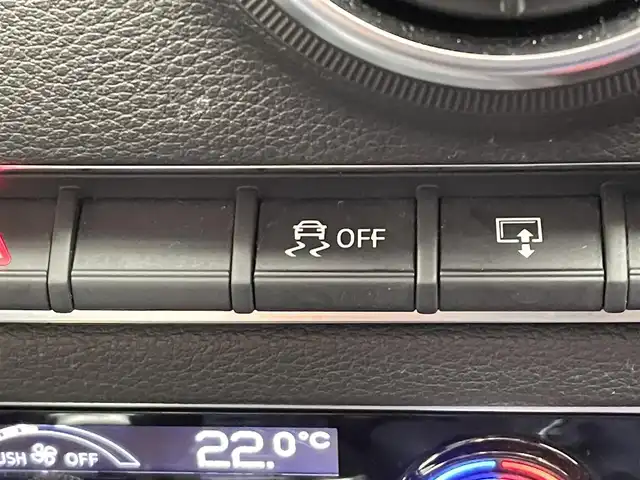 アウディ Ａ３ セダン 1．8 TFSI クワトロ 岩手県 2014(平26)年 14.7万km 黒 ４WD/ターボ/パドルシフト/衝突被害軽減システム/アダプティブクルーズコントロール/コーナーセンサー/横滑り防止装置/アイドリングストップ/純正ナビ/フルセグTV/ETC2.0/オートライト/HIDヘッドライト/フォグライト/１７インチアルミホイール