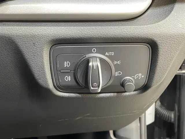 アウディ Ａ３ セダン 1．8 TFSI クワトロ 岩手県 2014(平26)年 14.7万km 黒 ４WD/ターボ/パドルシフト/衝突被害軽減システム/アダプティブクルーズコントロール/コーナーセンサー/横滑り防止装置/アイドリングストップ/純正ナビ/フルセグTV/ETC2.0/オートライト/HIDヘッドライト/フォグライト/１７インチアルミホイール