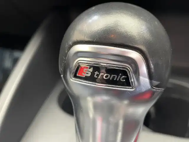 アウディ Ａ３ セダン 1．8 TFSI クワトロ 岩手県 2014(平26)年 14.7万km 黒 ４WD/ターボ/パドルシフト/衝突被害軽減システム/アダプティブクルーズコントロール/コーナーセンサー/横滑り防止装置/アイドリングストップ/純正ナビ/フルセグTV/ETC2.0/オートライト/HIDヘッドライト/フォグライト/１７インチアルミホイール