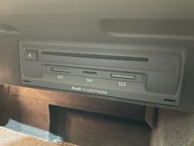 アウディ Ａ３ セダン 1．8 TFSI クワトロ 岩手県 2014(平26)年 14.7万km 黒 ４WD/ターボ/パドルシフト/衝突被害軽減システム/アダプティブクルーズコントロール/コーナーセンサー/横滑り防止装置/アイドリングストップ/純正ナビ/フルセグTV/ETC2.0/オートライト/HIDヘッドライト/フォグライト/１７インチアルミホイール