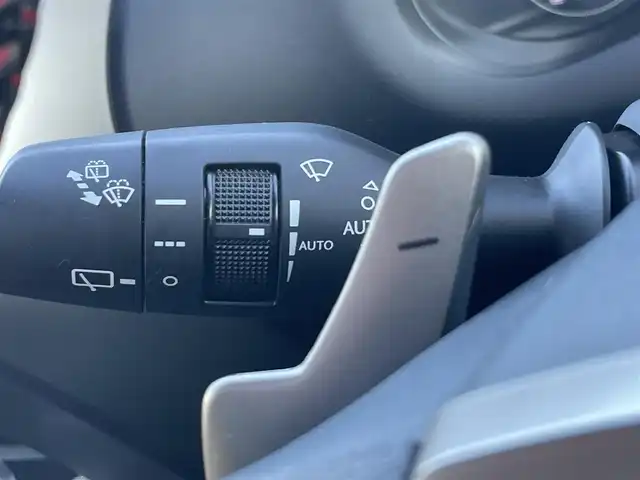 レクサス ＮＸ 300h Fスポーツ 岡山県 2018(平30)年 9.1万km グラファイトブラックガラスフレーク 登録時走行距離90572km/サンルーフ/純正10.3インチナビ/バックモニター/フルセグTV/Bluetooth/CD/レクサスセーフティシステム＋/・プリクラッシュセーフティ/・レーントレーシングアシスト/・オートマチックハイビーム/・アダプティブハイビームシステム/・レーダークルーズコントロール/・ロードサインアシスト/・先行者発進告知機能/ブラインドスポットモニター/ブレーキホールド/クリアランスソナー/パドルシフト/MTモード付きAT/ステアリングヒーター/本革レザーシート/シートメモリー/エアーシート/シートヒーター/前関パワーシート/ドライブレコーダー/純正ビルトインETC2.0/アルミホイール/純正フロアマット/LEDヘッドライト