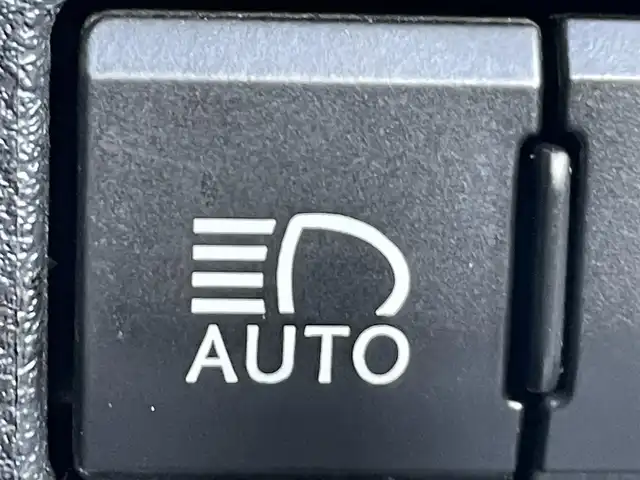 レクサス ＮＸ 300h Fスポーツ 岡山県 2018(平30)年 9.1万km グラファイトブラックガラスフレーク 登録時走行距離90572km/サンルーフ/純正10.3インチナビ/バックモニター/フルセグTV/Bluetooth/CD/レクサスセーフティシステム＋/・プリクラッシュセーフティ/・レーントレーシングアシスト/・オートマチックハイビーム/・アダプティブハイビームシステム/・レーダークルーズコントロール/・ロードサインアシスト/・先行者発進告知機能/ブラインドスポットモニター/ブレーキホールド/クリアランスソナー/パドルシフト/MTモード付きAT/ステアリングヒーター/本革レザーシート/シートメモリー/エアーシート/シートヒーター/前関パワーシート/ドライブレコーダー/純正ビルトインETC2.0/アルミホイール/純正フロアマット/LEDヘッドライト