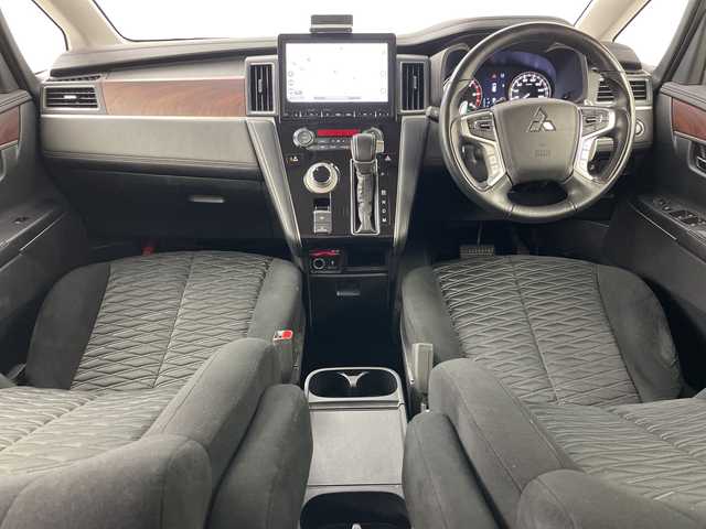 三菱 デリカＤ：５ P 道央・札幌 2019(平31)年 2.7万km アイガーグレーM/ダイヤモンドブラックマイカ ・純正ナビ/&CD&DVD&BT&TV&SD&iPod&AUX&USB/・全方位カメラ/・バックカメラ/・両側パワースライドドア/・パワーバックドア/・フリップダウンモニター/・e-Assist/・レーダークルーズコントロール/・ブラインドスポットモニター/・アイドリングストップ/・パドルシフト/・前席シートヒーター/・D席パワーシート/・前後ドライブレコーダー/・ETC/・ステアリングスイッチ/・純正フロアマット/・LEDヘッドライト/・オートライト/・オートマチックハイビーム/・スマートキー