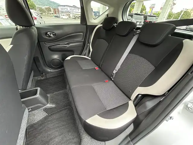 日産 ノート e－パワー X 福岡県 2018(平30)年 7.1万km ブリリアントシルバー ワンオーナー/純正メモリナビ【MM318D-W】/(AM/FM/CD/DVD/Bluetooth/ワンセグTV)/バックカメラ/インテリジェントエマージェンシーブレーキ/踏み間違い衝突防止アシスト/車線逸脱警報/車両接近通報装置/オートライト/アイドリングストップ/純正15インチアルミホイール/ドアバイザー/純正前方ドライブレコーダー【DJ4-D】/ETC/ドライブモードスイッチ/純正フロアマット/スペアキー×1/ISOFIX/保証書/取扱説明書/ナビ取扱説明書