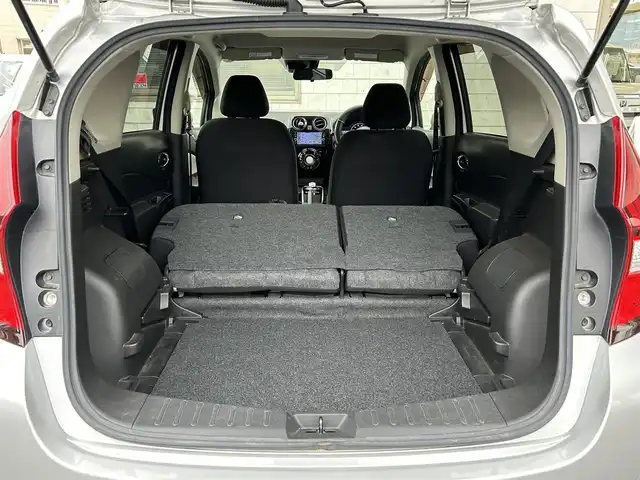 日産 ノート e－パワー X 福岡県 2018(平30)年 7.1万km ブリリアントシルバー ワンオーナー/純正メモリナビ【MM318D-W】/(AM/FM/CD/DVD/Bluetooth/ワンセグTV)/バックカメラ/インテリジェントエマージェンシーブレーキ/踏み間違い衝突防止アシスト/車線逸脱警報/車両接近通報装置/オートライト/アイドリングストップ/純正15インチアルミホイール/ドアバイザー/純正前方ドライブレコーダー【DJ4-D】/ETC/ドライブモードスイッチ/純正フロアマット/スペアキー×1/ISOFIX/保証書/取扱説明書/ナビ取扱説明書