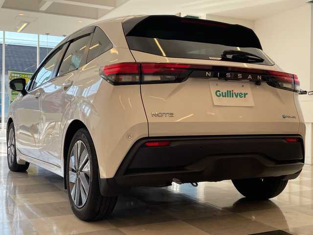 日産 ノート X エアリーグレーED 岐阜県 2022(令4)年 4.7万km ピュアホワイトパール プロパイロット/アラウンドビューモニター/純正ナビ/フルセグテレビ/ETC2.0/純正ドライブレコーダー/Bluetooth/USB/AppleCarPlay/AndroidAuto/HDMI/ワイヤレス充電/ブラインドスポットモニター/デジタルインナーミラー/インテリジェントルームミラー/LEDヘッドライト/オートマチックハイビーム/エマージェンシーブレーキ/電動パーキング/アンチブレーキシステム/横滑り防止装置/前後コーナーセンサー/盗難防止システム