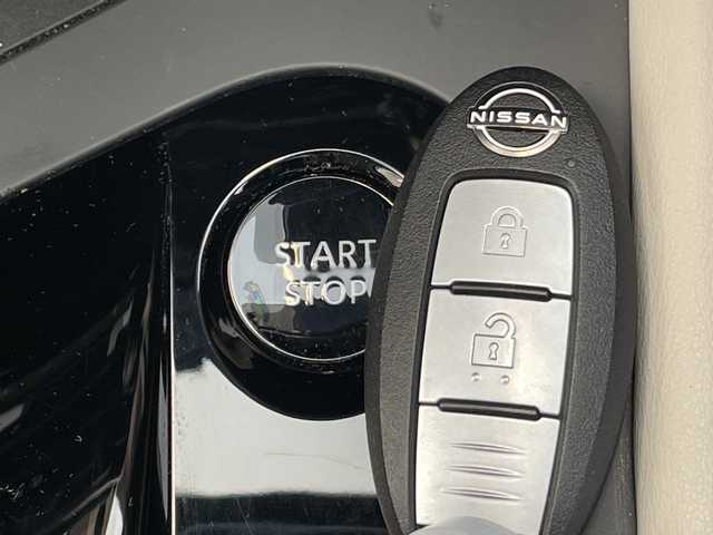 日産 ノート X エアリーグレーED 岐阜県 2022(令4)年 4.7万km ピュアホワイトパール プロパイロット/アラウンドビューモニター/純正ナビ/フルセグテレビ/ETC2.0/純正ドライブレコーダー/Bluetooth/USB/AppleCarPlay/AndroidAuto/HDMI/ワイヤレス充電/ブラインドスポットモニター/デジタルインナーミラー/インテリジェントルームミラー/LEDヘッドライト/オートマチックハイビーム/エマージェンシーブレーキ/電動パーキング/アンチブレーキシステム/横滑り防止装置/前後コーナーセンサー/盗難防止システム