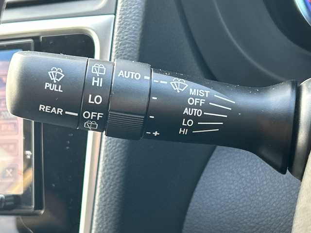 スバル レヴォーグ 1．6GT アイサイト Sスタイル 愛媛県 2015(平27)年 3.6万km ギャラクシーブルーシリカ 純正KENWOODナビ/（Bluetooth/AM/FM/フルセグTV/iPad/SD）/レーダークルーズコントロール/衝突軽減ブレーキ/LEDヘッドライト/コーナーセンサー/パワーシート/ETC/ドライブレコーダー/純正18インチAW/スマートキー/純正フロアマット/レーンキープアシスト/4WD/ダウンヒルアシストコントロール/アイドリングストップ