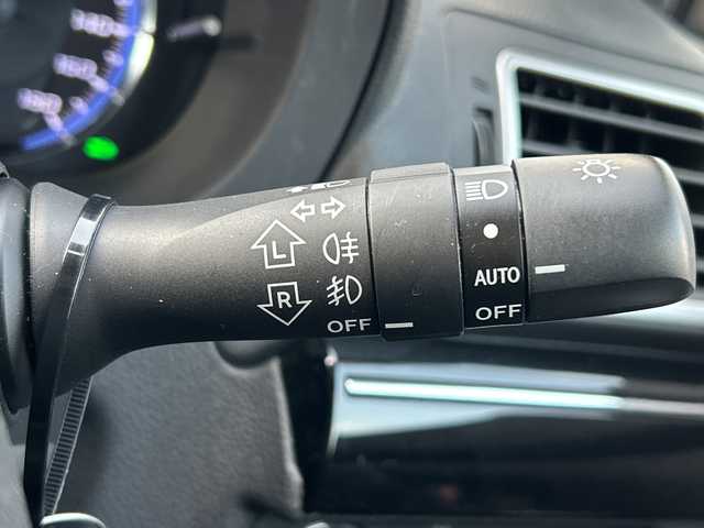 スバル レヴォーグ 1．6GT アイサイト Sスタイル 愛媛県 2015(平27)年 3.6万km ギャラクシーブルーシリカ 純正KENWOODナビ/（Bluetooth/AM/FM/フルセグTV/iPad/SD）/レーダークルーズコントロール/衝突軽減ブレーキ/LEDヘッドライト/コーナーセンサー/パワーシート/ETC/ドライブレコーダー/純正18インチAW/スマートキー/純正フロアマット/レーンキープアシスト/4WD/ダウンヒルアシストコントロール/アイドリングストップ