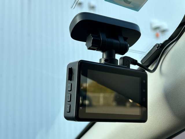 スバル レヴォーグ 1．6GT アイサイト Sスタイル 愛媛県 2015(平27)年 3.6万km ギャラクシーブルーシリカ 純正KENWOODナビ/（Bluetooth/AM/FM/フルセグTV/iPad/SD）/レーダークルーズコントロール/衝突軽減ブレーキ/LEDヘッドライト/コーナーセンサー/パワーシート/ETC/ドライブレコーダー/純正18インチAW/スマートキー/純正フロアマット/レーンキープアシスト/4WD/ダウンヒルアシストコントロール/アイドリングストップ