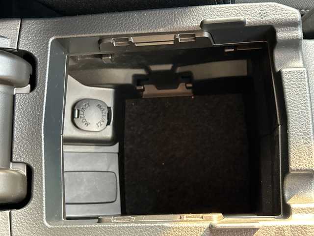 スバル レヴォーグ 1．6GT アイサイト Sスタイル 愛媛県 2015(平27)年 3.6万km ギャラクシーブルーシリカ 純正KENWOODナビ/（Bluetooth/AM/FM/フルセグTV/iPad/SD）/レーダークルーズコントロール/衝突軽減ブレーキ/LEDヘッドライト/コーナーセンサー/パワーシート/ETC/ドライブレコーダー/純正18インチAW/スマートキー/純正フロアマット/レーンキープアシスト/4WD/ダウンヒルアシストコントロール/アイドリングストップ