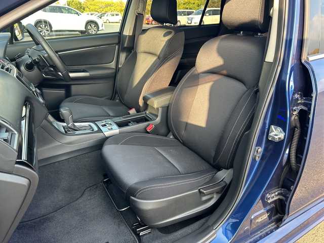 スバル レヴォーグ 1．6GT アイサイト Sスタイル 愛媛県 2015(平27)年 3.6万km ギャラクシーブルーシリカ 純正KENWOODナビ/（Bluetooth/AM/FM/フルセグTV/iPad/SD）/レーダークルーズコントロール/衝突軽減ブレーキ/LEDヘッドライト/コーナーセンサー/パワーシート/ETC/ドライブレコーダー/純正18インチAW/スマートキー/純正フロアマット/レーンキープアシスト/4WD/ダウンヒルアシストコントロール/アイドリングストップ