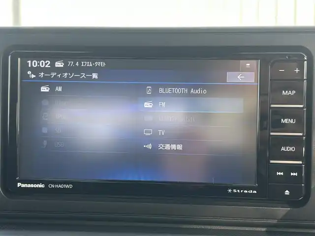 トヨタ ライズ Z 熊本県 2023(令5)年 1.3万km ナチュラルベージュマイカM 社外ナビ（CN-HA01WD）/・AM/FM/CD/DVD/SD/iPod/BT/・フルセグTV/バックカメラ/先行車発進お知らせ機能/車線逸脱警報/ステアリングアシスト/標識認識機能/横滑り防止機能/ふらつき警報/前後コーナーセンサー/レーダークルーズコントロール/革巻きステアリング/・ステアリングリモコン/オートライト/・LEDライト/・フォグランプ/D/N席シートヒーター/前後ドライブレコーダー（TZ-D205W）/電動サイドブレーキ/・ホールドボタン/電動格納ミラー/・ウィンカーミラー/純正フロアマット/純正アルミホイール/スマートキー/・スペアキー