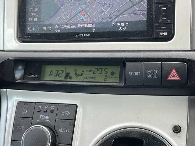 トヨタ ウィッシュ 1．8S モノトーン 道央・札幌 2014(平26)年 12.6万km ホワイトパールクリスタルシャイン ４WD/寒冷地仕様/社外SDナビ/CD/DVD/BT/フルセグ/横滑り防止装置/センターデフロック/バックカメラ/ビルトインETC/ワイパーデアイサー/ECOMODE/SPORTMODE/ハーフレザーシート/革巻きステアリング/パドルシフト/MTモード付AT/プッシュスタート/スマートキー/HIDヘッドライト/オートライト/フォグランプ/電動格納ミラー/ウィンカーミラー/純正フロアマット/ドアバイザー/スペアキー/純正AW付冬タイヤ積込/195/65/R15/2023年/山8mm