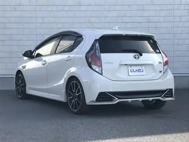 トヨタ アクア G G’s 栃木県 2017(平29)年 8.4万km ライムホワイトパールクリスタルシャイン (株)IDOMが運営する【じしゃロン小山店】の自社ローン対象車両になります。こちらは現金ご利用時の価格です。/自社ローンご希望の方は別途その旨お申付け下さい。//ワンオーナー/禁煙車/社外フルセグナビ/（CD/DVD/AM/FMラジオ）/(Bluetooth)/スマートキー/プッシュスタート/バックカメラ/ＥＴＣ/クルーズコントロール/プリクラッシュセーフティ/車線逸脱警報/ステアリングリモコン/電動格納ドアミラー/パワーウインドウ/オートライト/オートマチックハイビーム/防眩ミラー