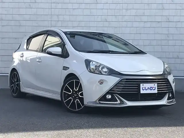 トヨタ アクア G G’s 栃木県 2017(平29)年 8.4万km ライムホワイトパールクリスタルシャイン (株)IDOMが運営する【じしゃロン小山店】の自社ローン対象車両になります。こちらは現金ご利用時の価格です。/自社ローンご希望の方は別途その旨お申付け下さい。//ワンオーナー/禁煙車/社外フルセグナビ/（CD/DVD/AM/FMラジオ）/(Bluetooth)/スマートキー/プッシュスタート/バックカメラ/ＥＴＣ/クルーズコントロール/プリクラッシュセーフティ/車線逸脱警報/ステアリングリモコン/電動格納ドアミラー/パワーウインドウ/オートライト/オートマチックハイビーム/防眩ミラー