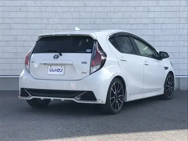 トヨタ アクア G G’s 栃木県 2017(平29)年 8.4万km ライムホワイトパールクリスタルシャイン (株)IDOMが運営する【じしゃロン小山店】の自社ローン対象車両になります。こちらは現金ご利用時の価格です。/自社ローンご希望の方は別途その旨お申付け下さい。//ワンオーナー/禁煙車/社外フルセグナビ/（CD/DVD/AM/FMラジオ）/(Bluetooth)/スマートキー/プッシュスタート/バックカメラ/ＥＴＣ/クルーズコントロール/プリクラッシュセーフティ/車線逸脱警報/ステアリングリモコン/電動格納ドアミラー/パワーウインドウ/オートライト/オートマチックハイビーム/防眩ミラー