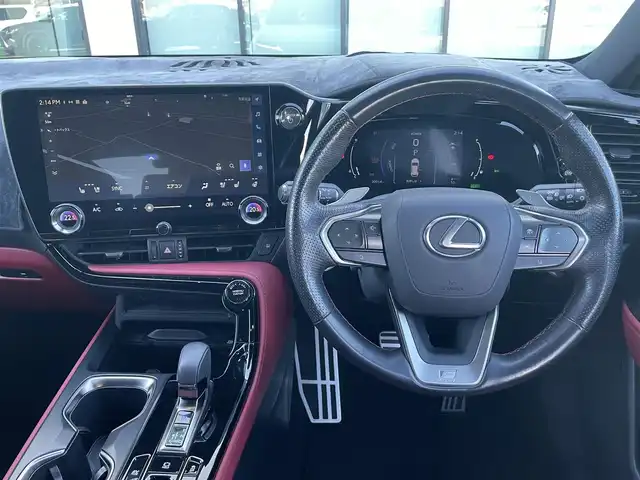 レクサス ＮＸ 350h Fスポーツ 香川県 2023(令5)年 3万km ホワイトノーヴァガラスフレーク レクサスセーフティーセンス/・プリクラッシュ/・LTA/・BSM/・HUD/純正14型ディスプレイオーディオ/ナビ機能付き/パノラミックビューモニター/パノラマムーンルーフ/レザーシート/シートヒーター/ベンチレーション/パワーシート/革巻きステアリング/ステアリングリモコン/ステアリングヒーター/レーダークルーズコントロール/LEDライト/LEDフォグライト/パワーバックドア/スマートキー/プッシュスタート