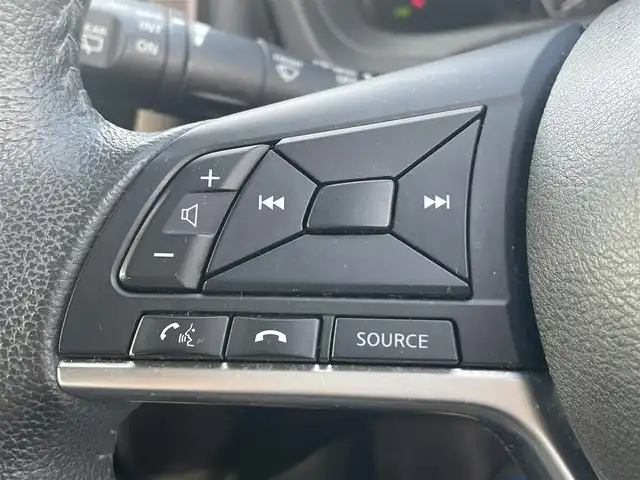 日産 ノート e－パワー メダリスト 岡山県 2017(平29)年 7.8万km スーパーブラック 登録時走行距離７７６９７km/純正ナビ:MM616D-W/(AM/FM/SD/TV/Bluetooth)/エマージェンシーブレーキ/アラウンドビューモニター/車線逸脱警報/ETC/デジタルルームミラー/ステアリングスイッチ/電動格納ミラー/ハーフレザーシート/純正15インチアルミホイール/プッシュスタート/スマートキー