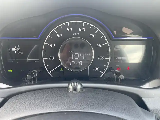 日産 ノート e－パワー メダリスト 岡山県 2017(平29)年 7.8万km スーパーブラック 登録時走行距離７７６９７km/純正ナビ:MM616D-W/(AM/FM/SD/TV/Bluetooth)/エマージェンシーブレーキ/アラウンドビューモニター/車線逸脱警報/ETC/デジタルルームミラー/ステアリングスイッチ/電動格納ミラー/ハーフレザーシート/純正15インチアルミホイール/プッシュスタート/スマートキー