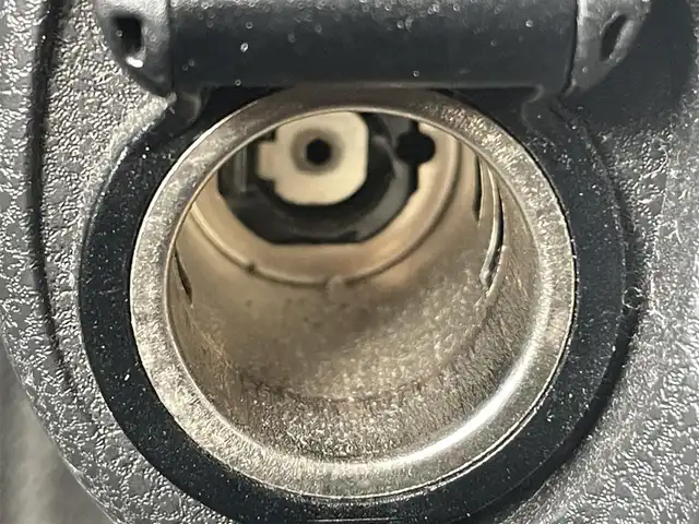 日産 ノート e－パワー メダリスト 岡山県 2017(平29)年 7.8万km スーパーブラック 登録時走行距離７７６９７km/純正ナビ:MM616D-W/(AM/FM/SD/TV/Bluetooth)/エマージェンシーブレーキ/アラウンドビューモニター/車線逸脱警報/ETC/デジタルルームミラー/ステアリングスイッチ/電動格納ミラー/ハーフレザーシート/純正15インチアルミホイール/プッシュスタート/スマートキー