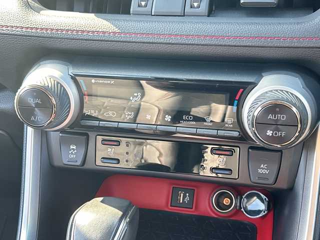 トヨタ ＲＡＶ４ HV アドベンチャー オフロードPKGⅡ 千葉県 2023(令5)年 1.4万km アティチュードブラックマイカ 10.5ディスプレイオーディオ　全方位カメラ　黒皮シート　温冷シート　ETC　USB　BT　フルセグ　デジタルミラー　パワーバックドア　1500Wコンセント　電動シート　ルーフレール　A/Tタイヤ