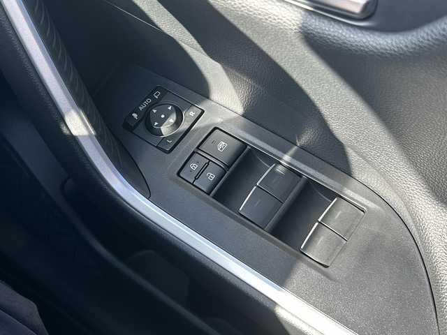 トヨタ ＲＡＶ４ HV アドベンチャー オフロードPKGⅡ 千葉県 2023(令5)年 1.4万km アティチュードブラックマイカ 10.5ディスプレイオーディオ　全方位カメラ　黒皮シート　温冷シート　ETC　USB　BT　フルセグ　デジタルミラー　パワーバックドア　1500Wコンセント　電動シート　ルーフレール　A/Tタイヤ