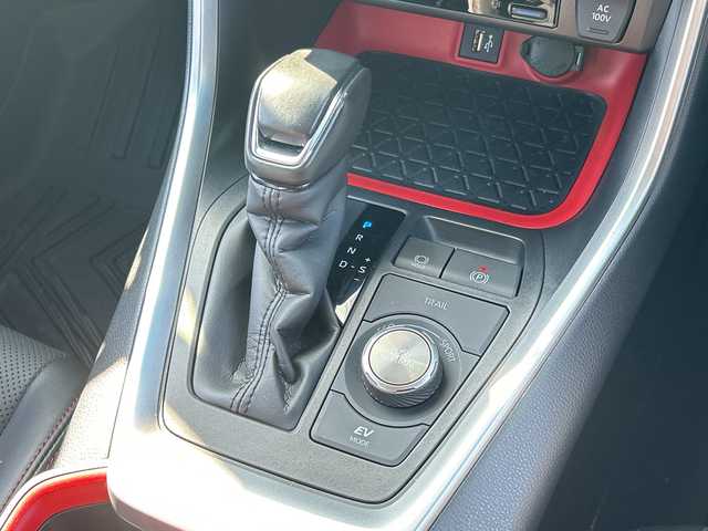 トヨタ ＲＡＶ４ HV アドベンチャー オフロードPKGⅡ 千葉県 2023(令5)年 1.4万km アティチュードブラックマイカ 10.5ディスプレイオーディオ　全方位カメラ　黒皮シート　温冷シート　ETC　USB　BT　フルセグ　デジタルミラー　パワーバックドア　1500Wコンセント　電動シート　ルーフレール　A/Tタイヤ