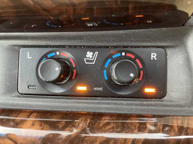 トヨタ アルファードハイブリット G Fパッケージ 岐阜県 2018(平30)年 4.1万km ブラック 純正9インチナビ/CD/DVD/Blu-ray/Bluetooth/SD/USB/AUX/フルセグTV/JBLプレミアムサウンド/ツインムーンルーフ/フリップダウンモニター/デジタルインナーミラー/バックモニター/両側パワースライドドア/アドバンストパーク/三眼LEDヘッドライト/パーキングサポートブレーキ/ToyotaSafetySense/プリクラッシュセーフティ/レーントレーシングアシスト/レーダークルーズコントロール/ロードサインアシスト/オートマチックハイビーム/ブラインドスポットモニター/リヤクロストラフィックアラート/クリアランスソナー/パワーバックドア/パワーシート/レザーシート/シートヒーター/エアシート/ステアリングヒーター/革巻きステアリング/ステアリングリモコン/ドライブレコーダー/ETC2.0/電動パーキングブレーキ/ブレーキホールド/オートLEDヘッドライト/純正ドアバイザー/純正17インチアルミホイール