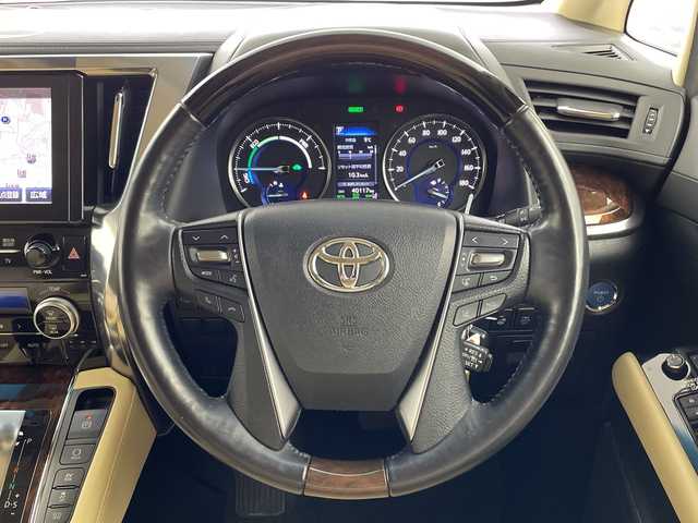 トヨタ アルファードハイブリット G Fパッケージ 岐阜県 2018(平30)年 4.1万km ブラック 純正9インチナビ/CD/DVD/Blu-ray/Bluetooth/SD/USB/AUX/フルセグTV/JBLプレミアムサウンド/ツインムーンルーフ/フリップダウンモニター/デジタルインナーミラー/バックモニター/両側パワースライドドア/アドバンストパーク/三眼LEDヘッドライト/パーキングサポートブレーキ/ToyotaSafetySense/プリクラッシュセーフティ/レーントレーシングアシスト/レーダークルーズコントロール/ロードサインアシスト/オートマチックハイビーム/ブラインドスポットモニター/リヤクロストラフィックアラート/クリアランスソナー/パワーバックドア/パワーシート/レザーシート/シートヒーター/エアシート/ステアリングヒーター/革巻きステアリング/ステアリングリモコン/ドライブレコーダー/ETC2.0/電動パーキングブレーキ/ブレーキホールド/オートLEDヘッドライト/純正ドアバイザー/純正17インチアルミホイール