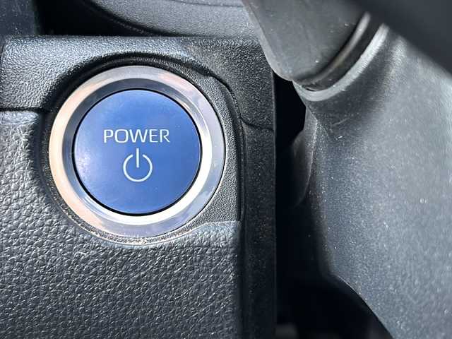 トヨタ シエンタ ハイブリッド Z 長野県 2022(令4)年 1.8万km ホワイトパールクリスタルシャイン 純正ディスプレイオーディオ/AM/FM/CD/Bluetooth/フルセグTV/バックカメラ/ビルトインETC/両側パワースライドドア/レーダークルーズコントロール/衝突被害軽減ブレーキ/レーンキープアシスト/横滑り防止装置/コーナーセンサー/シートヒーター/オートライト/オートハイビーム/LEDヘッドライト/スマートキー/プッシュスタート/電動格納ミラー/純正15インチAW/純正フロアマット/ドアバイザー