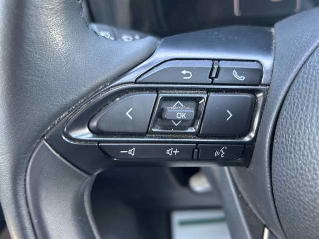 トヨタ シエンタ ハイブリッド Z 長野県 2022(令4)年 1.8万km ホワイトパールクリスタルシャイン 純正ディスプレイオーディオ/AM/FM/CD/Bluetooth/フルセグTV/バックカメラ/ビルトインETC/両側パワースライドドア/レーダークルーズコントロール/衝突被害軽減ブレーキ/レーンキープアシスト/横滑り防止装置/コーナーセンサー/シートヒーター/オートライト/オートハイビーム/LEDヘッドライト/スマートキー/プッシュスタート/電動格納ミラー/純正15インチAW/純正フロアマット/ドアバイザー