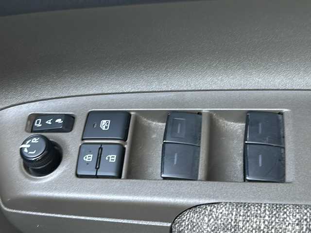 トヨタ シエンタ ハイブリッド Z 長野県 2022(令4)年 1.8万km ホワイトパールクリスタルシャイン 純正ディスプレイオーディオ/AM/FM/CD/Bluetooth/フルセグTV/バックカメラ/ビルトインETC/両側パワースライドドア/レーダークルーズコントロール/衝突被害軽減ブレーキ/レーンキープアシスト/横滑り防止装置/コーナーセンサー/シートヒーター/オートライト/オートハイビーム/LEDヘッドライト/スマートキー/プッシュスタート/電動格納ミラー/純正15インチAW/純正フロアマット/ドアバイザー