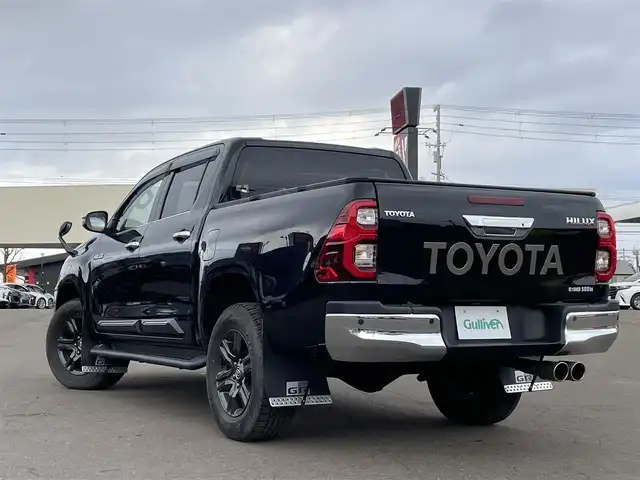 トヨタ ハイラックス Z 道東・釧路十勝 2021(令3)年 3.4万km アティチュードブラックマイカ ４WD/寒冷地仕様/運転支援装置/・PCS(プリクラッシュセーフティ)/・LDA(レーンディパーチャーアラート)/・RSA(ロードサインアシスト)/・レーダークルーズコントロール/・先行車発進告知/GRパーツ装着/ (フロントバンパーカバー/サイドステップ)/純正ディーラーOPナビ/ (CD/DVD/BT)/フルセグTV/バックカメラ/ETC/革巻きステアリング/ステアリングスイッチ/プッシュスタート/スマートキー/スペアキー/純正エンジンスターター/純正17インチAW/オートライト/純正LEDヘッドライト/フォグランプ/ (フロント/リア)/ウインカーミラー/電動格納ミラー/ミラーヒーター/純正ドアバイザー/社外フロアマット/アイドリングストップ/横滑り防止装置/ナビ取扱説明書/取扱説明書/保証書