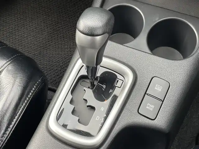 トヨタ ハイラックス Z 道東・釧路十勝 2021(令3)年 3.4万km アティチュードブラックマイカ ４WD/寒冷地仕様/運転支援装置/・PCS(プリクラッシュセーフティ)/・LDA(レーンディパーチャーアラート)/・RSA(ロードサインアシスト)/・レーダークルーズコントロール/・先行車発進告知/GRパーツ装着/ (フロントバンパーカバー/サイドステップ)/純正ディーラーOPナビ/ (CD/DVD/BT)/フルセグTV/バックカメラ/ETC/革巻きステアリング/ステアリングスイッチ/プッシュスタート/スマートキー/スペアキー/純正エンジンスターター/純正17インチAW/オートライト/純正LEDヘッドライト/フォグランプ/ (フロント/リア)/ウインカーミラー/電動格納ミラー/ミラーヒーター/純正ドアバイザー/社外フロアマット/アイドリングストップ/横滑り防止装置/ナビ取扱説明書/取扱説明書/保証書