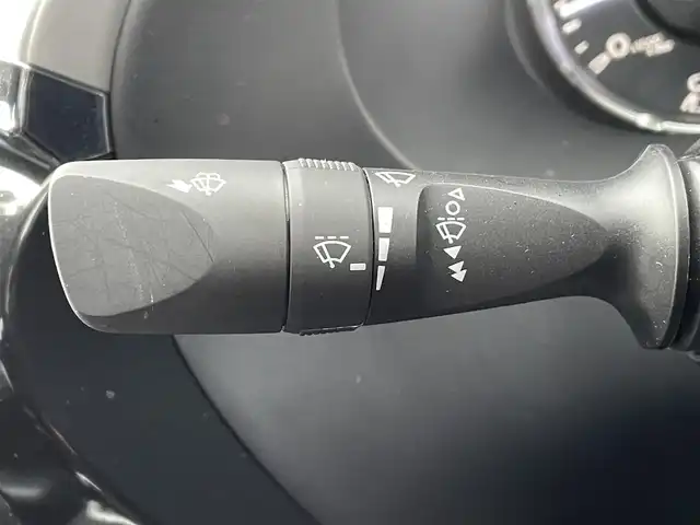 トヨタ ハイラックス Z 道東・釧路十勝 2021(令3)年 3.4万km アティチュードブラックマイカ ４WD/寒冷地仕様/運転支援装置/・PCS(プリクラッシュセーフティ)/・LDA(レーンディパーチャーアラート)/・RSA(ロードサインアシスト)/・レーダークルーズコントロール/・先行車発進告知/GRパーツ装着/ (フロントバンパーカバー/サイドステップ)/純正ディーラーOPナビ/ (CD/DVD/BT)/フルセグTV/バックカメラ/ETC/革巻きステアリング/ステアリングスイッチ/プッシュスタート/スマートキー/スペアキー/純正エンジンスターター/純正17インチAW/オートライト/純正LEDヘッドライト/フォグランプ/ (フロント/リア)/ウインカーミラー/電動格納ミラー/ミラーヒーター/純正ドアバイザー/社外フロアマット/アイドリングストップ/横滑り防止装置/ナビ取扱説明書/取扱説明書/保証書