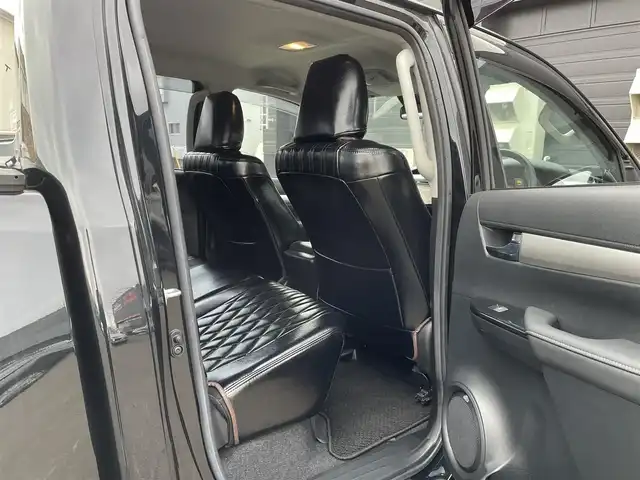 トヨタ ハイラックス Z 道東・釧路十勝 2021(令3)年 3.4万km アティチュードブラックマイカ ４WD/寒冷地仕様/運転支援装置/・PCS(プリクラッシュセーフティ)/・LDA(レーンディパーチャーアラート)/・RSA(ロードサインアシスト)/・レーダークルーズコントロール/・先行車発進告知/GRパーツ装着/ (フロントバンパーカバー/サイドステップ)/純正ディーラーOPナビ/ (CD/DVD/BT)/フルセグTV/バックカメラ/ETC/革巻きステアリング/ステアリングスイッチ/プッシュスタート/スマートキー/スペアキー/純正エンジンスターター/純正17インチAW/オートライト/純正LEDヘッドライト/フォグランプ/ (フロント/リア)/ウインカーミラー/電動格納ミラー/ミラーヒーター/純正ドアバイザー/社外フロアマット/アイドリングストップ/横滑り防止装置/ナビ取扱説明書/取扱説明書/保証書