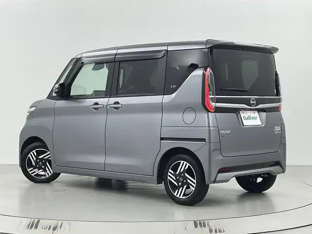 日産 ルークス ハイウェイスター X 埼玉県 2023(令5)年 0.4万km チタニウムグレーメタリック 純正9インチナビ/(Bluetooth/HDMI/AM/FM)/地デジフルセグ/全方位カメラ/前後ドライブレコーダー/片側パワースライドドア/ETC/先行車発進お知らせ機能/車線逸脱警報/標識認識機能/クリアランスソナー/ふらつき警報/アイドリングストップ/ステアリングリモコン/プッシュスタート/ロールサンシェード/ウィンカーミラー/フロントフォグランプ/純正フロアマット/純正ドアバイザー/純正14インチアルミホイール