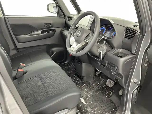 日産 ルークス ハイウェイスター X 埼玉県 2023(令5)年 0.4万km チタニウムグレーメタリック 純正9インチナビ/(Bluetooth/HDMI/AM/FM)/地デジフルセグ/全方位カメラ/前後ドライブレコーダー/片側パワースライドドア/ETC/先行車発進お知らせ機能/車線逸脱警報/標識認識機能/クリアランスソナー/ふらつき警報/アイドリングストップ/ステアリングリモコン/プッシュスタート/ロールサンシェード/ウィンカーミラー/フロントフォグランプ/純正フロアマット/純正ドアバイザー/純正14インチアルミホイール