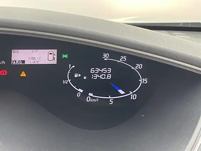 日産 セレナ ハイウェイスター Sハイブリッド 群馬県 2013(平25)年 6.4万km ブリリアントホワイトパール フリップダウンモニター　純正７インチナビ　アラウンドビューモニター　両側パワースライドドア　クルーズコントロール　オートライト　純正１６インチＡＷ　アイドリングストップ　ＥＴＣ　スマートキー　禁煙車